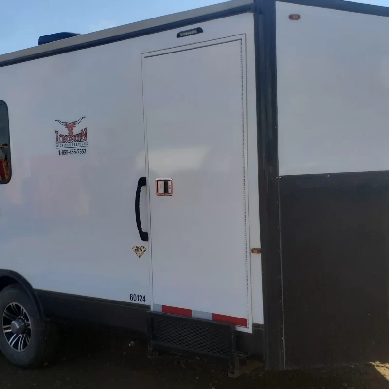 roughneck vs towable office trailer