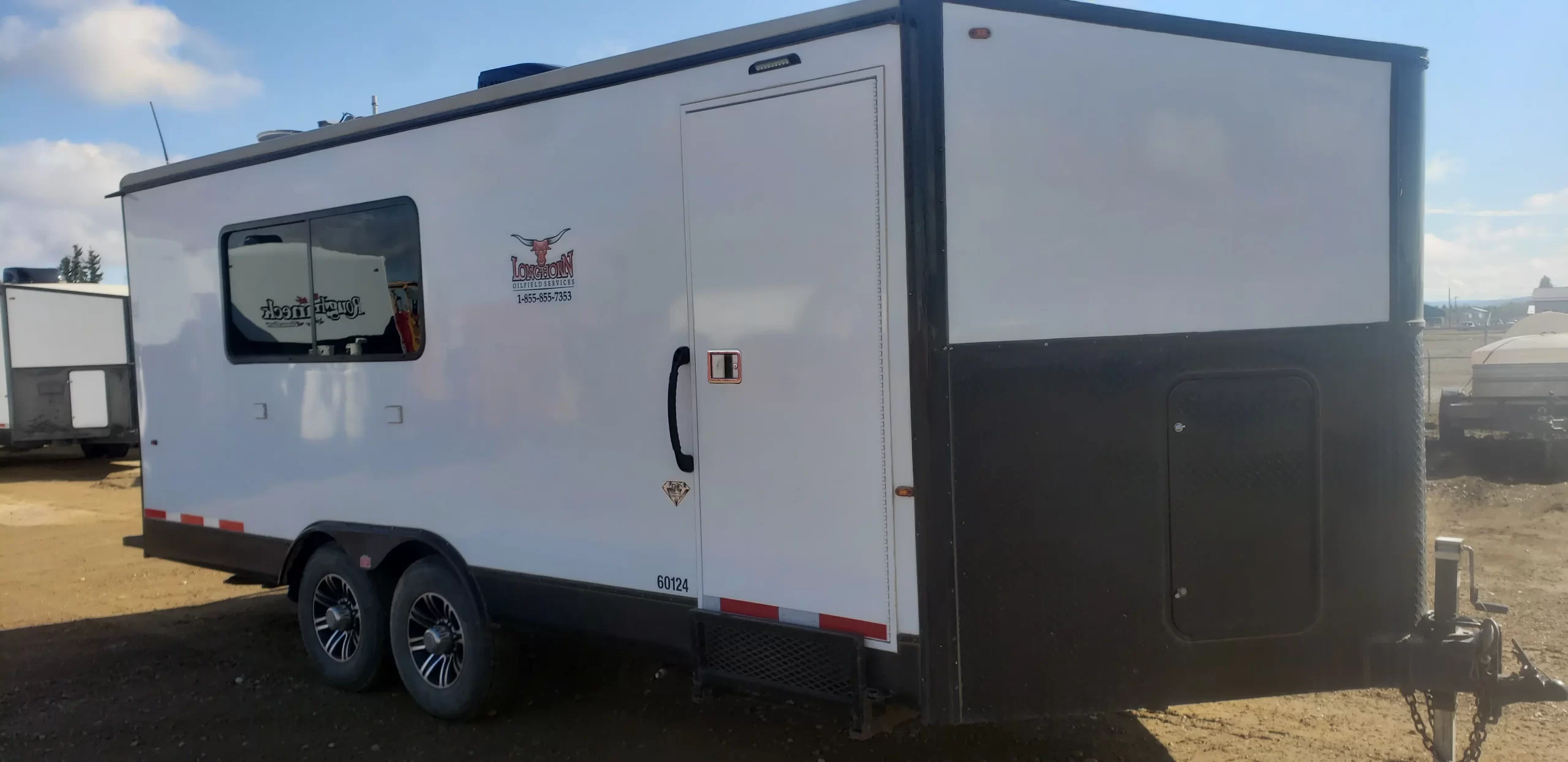 roughneck vs towable office trailer